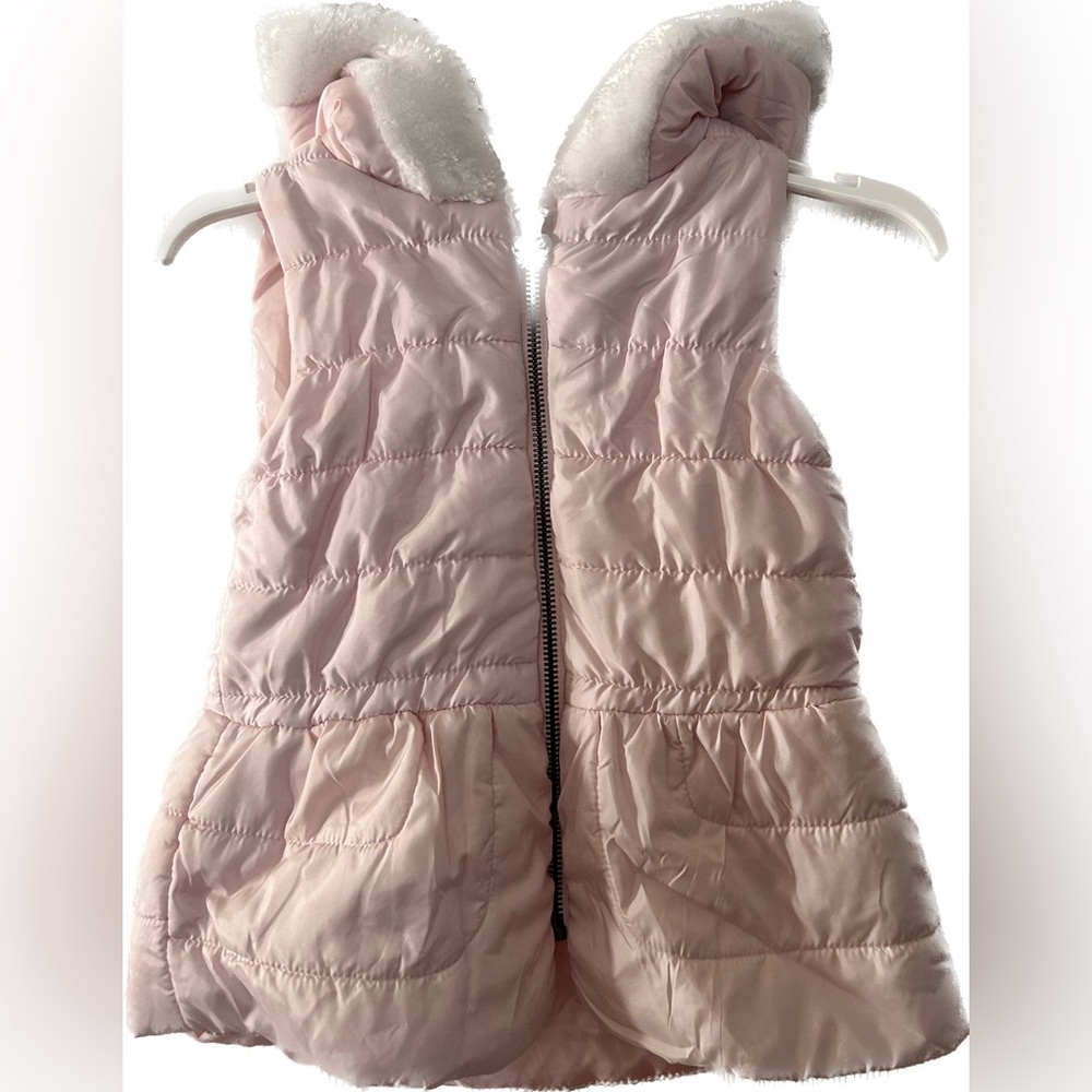 Savannah puffer jacket with bow zipper size 5T never worn